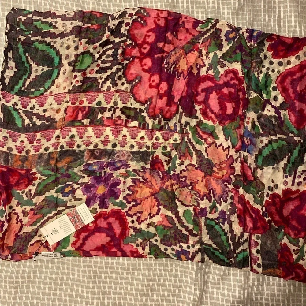 Front Row Society Oblong Digital Floral Pink/Rose Scarf 28” x 80” (FW)